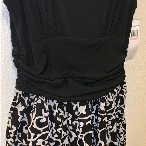 London Times Black and White Cocktail Dress - Picture 2 of 2